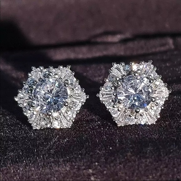 New 925 Silver Six Corners Beautiful Diamond Earrings - Picture 4 of 5